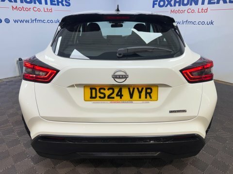 Nissan Juke 1.6 Acenta Premium DS24VYR White #6
