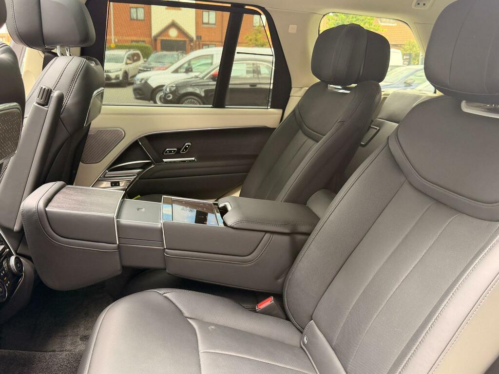 Land Rover Range Rover 2.0 D200 Mhev Dynamic Se 2024 Grey #44