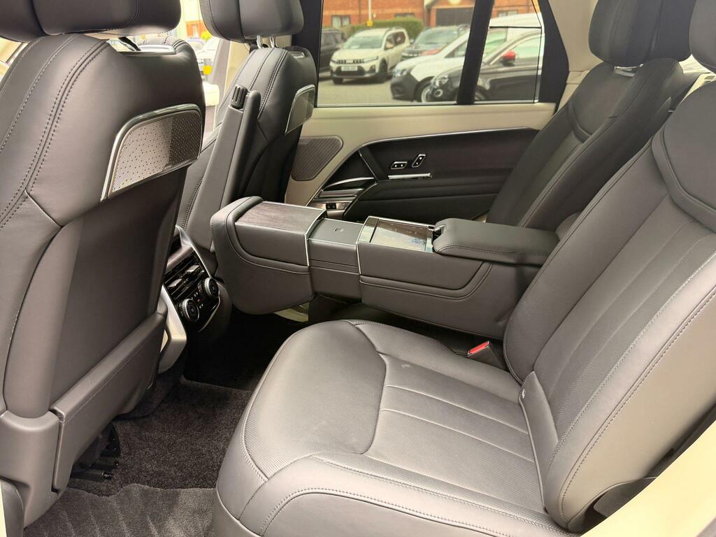 Land Rover Range Rover 2.0 D200 Mhev Dynamic Se 2024 Grey #9