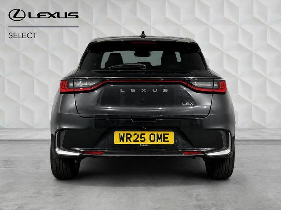 Lexus LBX Premium Black #4