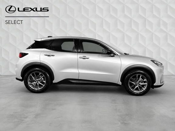 Lexus LBX Premium Silver #2