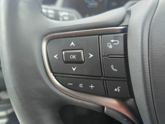 Lexus UX Premium #25