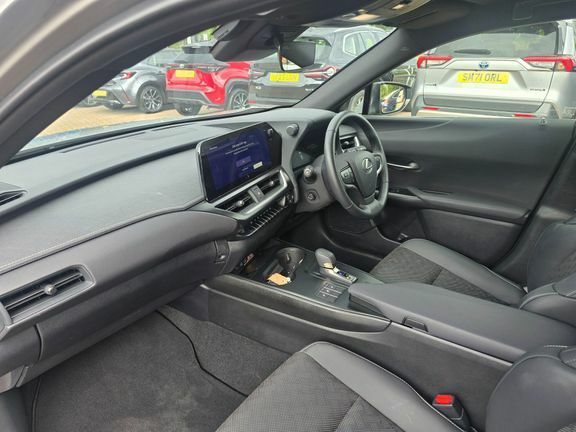 Lexus UX Premium #11