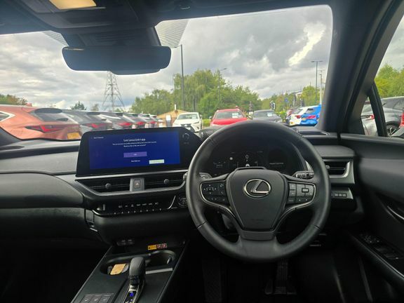Lexus UX Premium #16