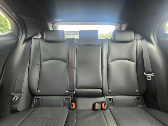 Lexus UX Premium #31