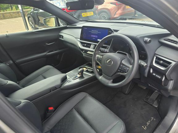 Lexus UX Premium #12