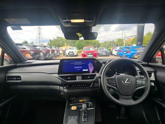 Lexus UX Premium #15