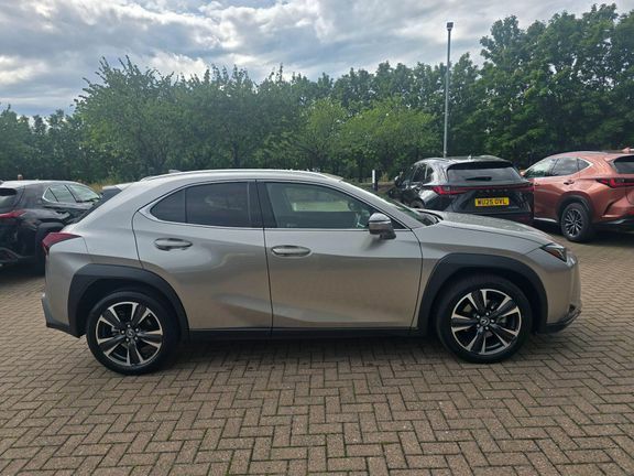 Lexus UX Premium Plus Silver #2