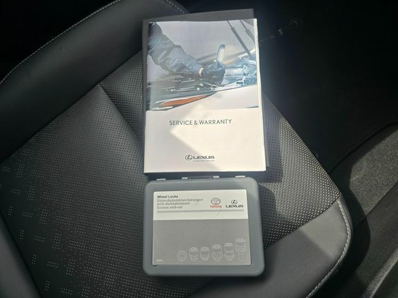Lexus UX Premium #33