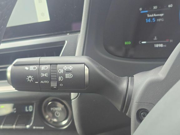 Lexus UX Premium #28