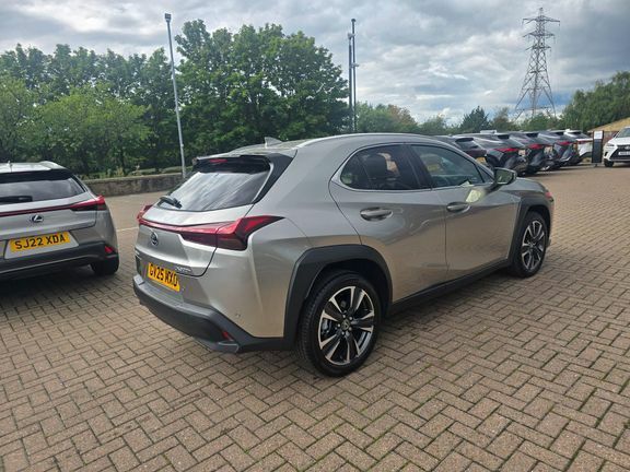 Lexus UX Premium Plus Silver #3