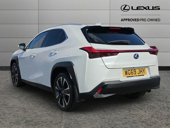 Lexus UX Takumi White #5