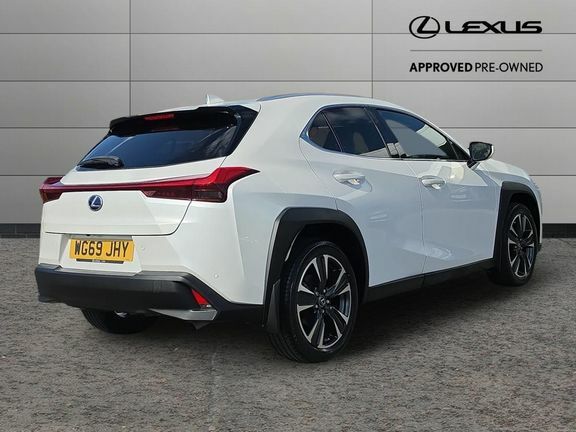 Lexus UX Takumi White #3