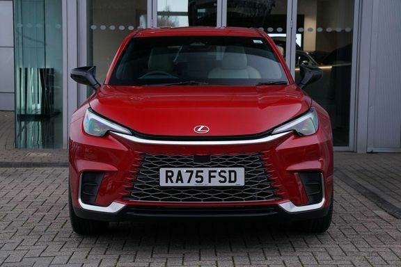 Lexus LBX Premium Plus  #5