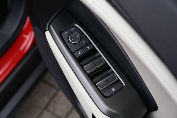 Lexus LBX Premium Plus Design Black #32
