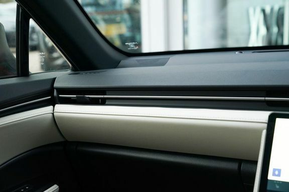 Lexus LBX Premium Plus Design Black #17