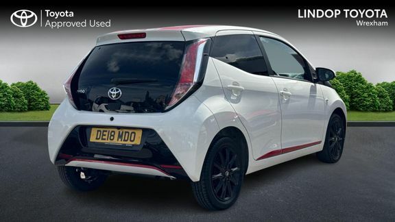 Toyota Aygo X X-press Man White #2