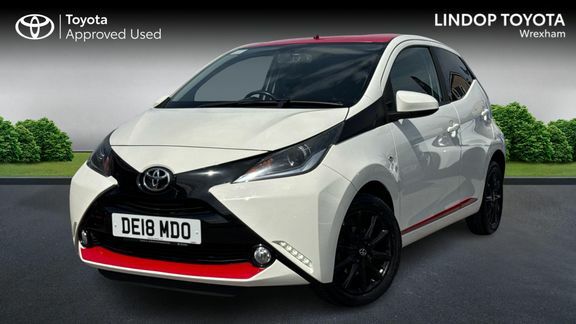 Toyota Aygo X X-press Man White #3