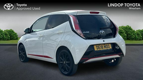 Toyota Aygo X X-press Man White #4