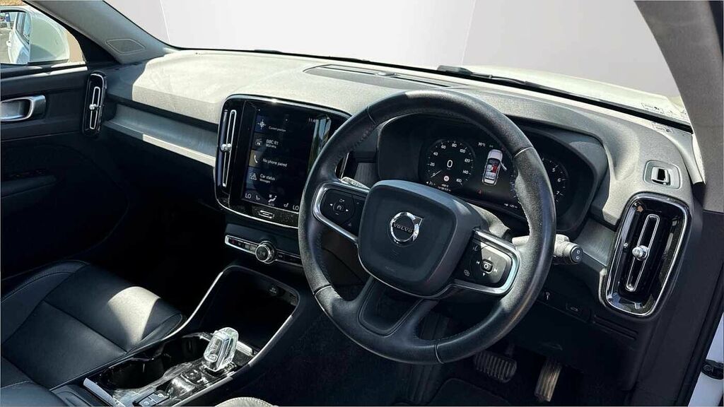 Volvo XC40 T3 Inscription White #4