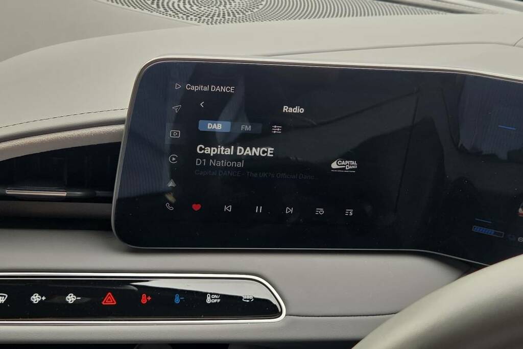 MG Cyberster 375Kw Gt Dual Motor 77 Kwh Awd Red #3