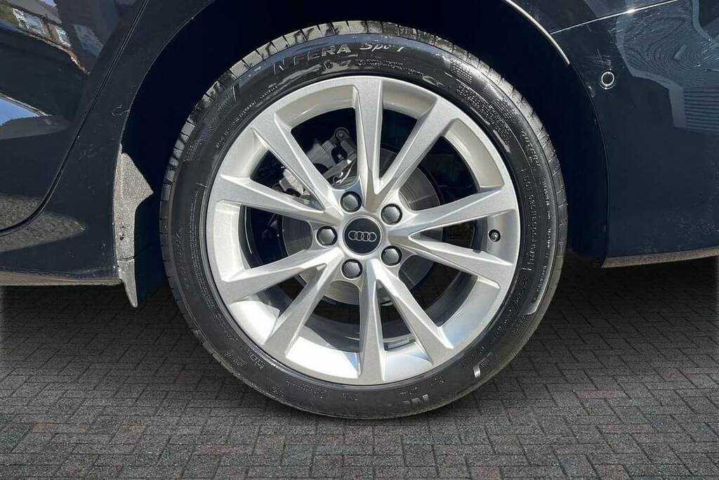 Audi A3 1.5 Tfsi 116 Sport Black #5