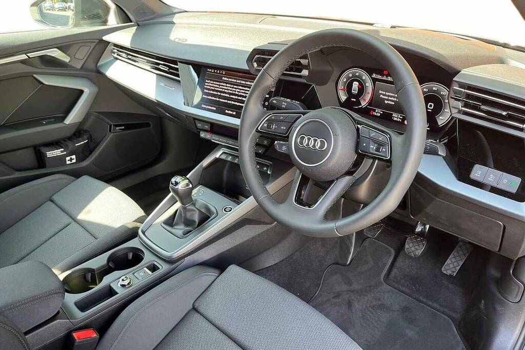 Audi A3 1.5 Tfsi 116 Sport Black #6
