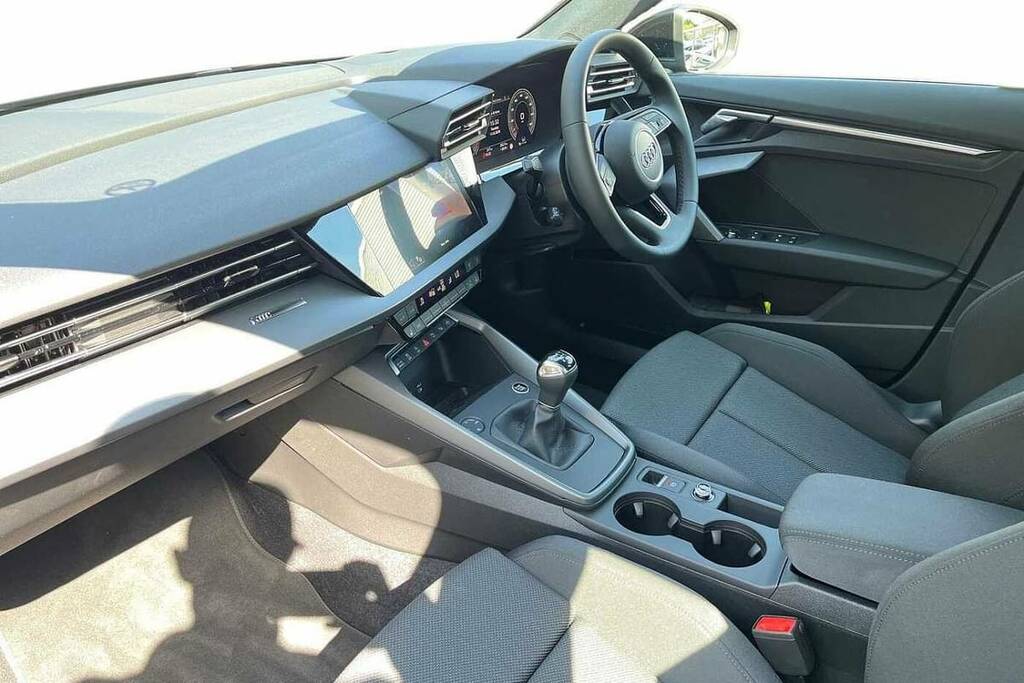 Audi A3 1.5 Tfsi 116 Sport Black #2