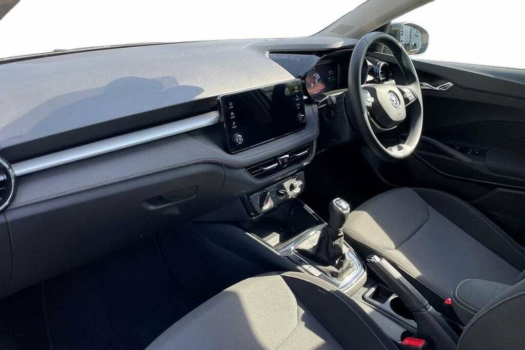 Skoda Fabia 1.0 Tsi Colour Edition BV74VVY Black #2