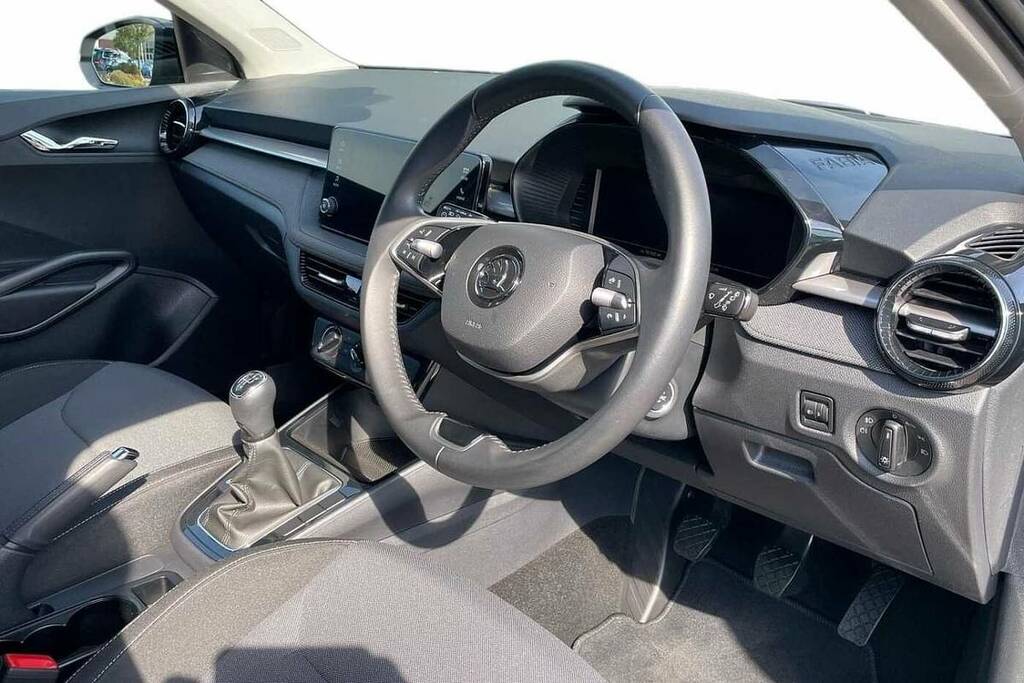 Skoda Fabia 1.0 Tsi Colour Edition BV74VVY Black #6