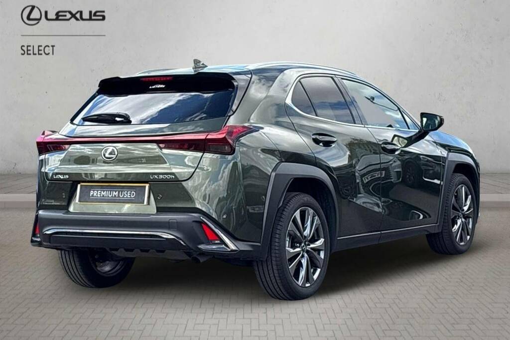 Lexus UX 300H 2.0 F-sport Design Cvt Green #2