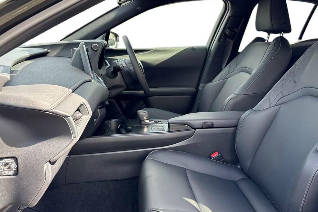 Lexus UX 300H 2.0 F-sport Design Cvt Green #5