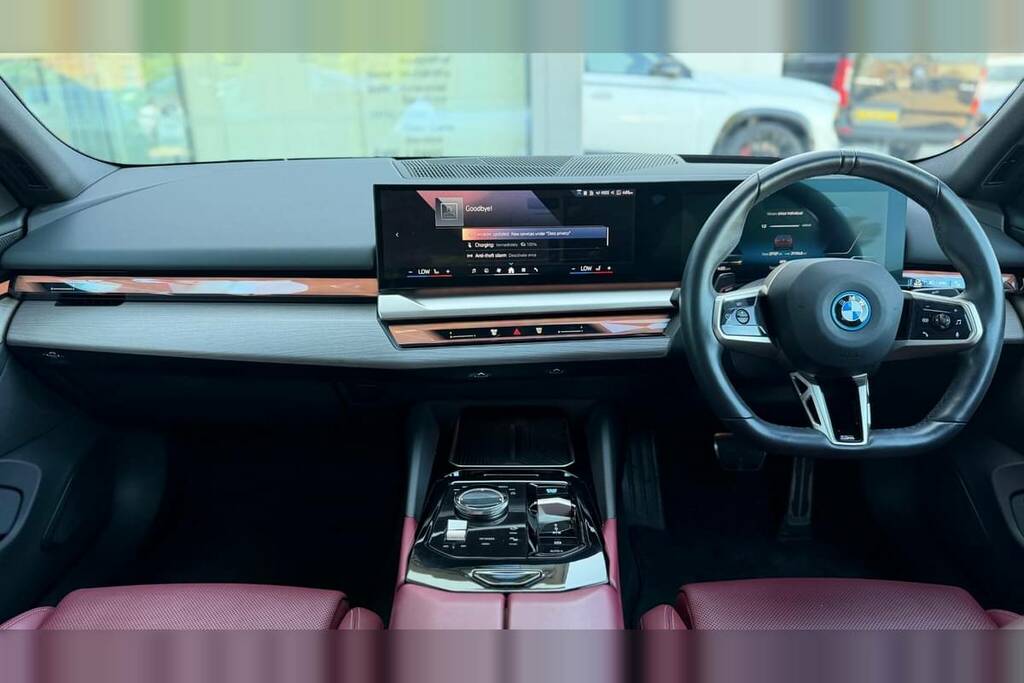 BMW i5 250Kw Edrive40 M Sport 84Kwh Red #5