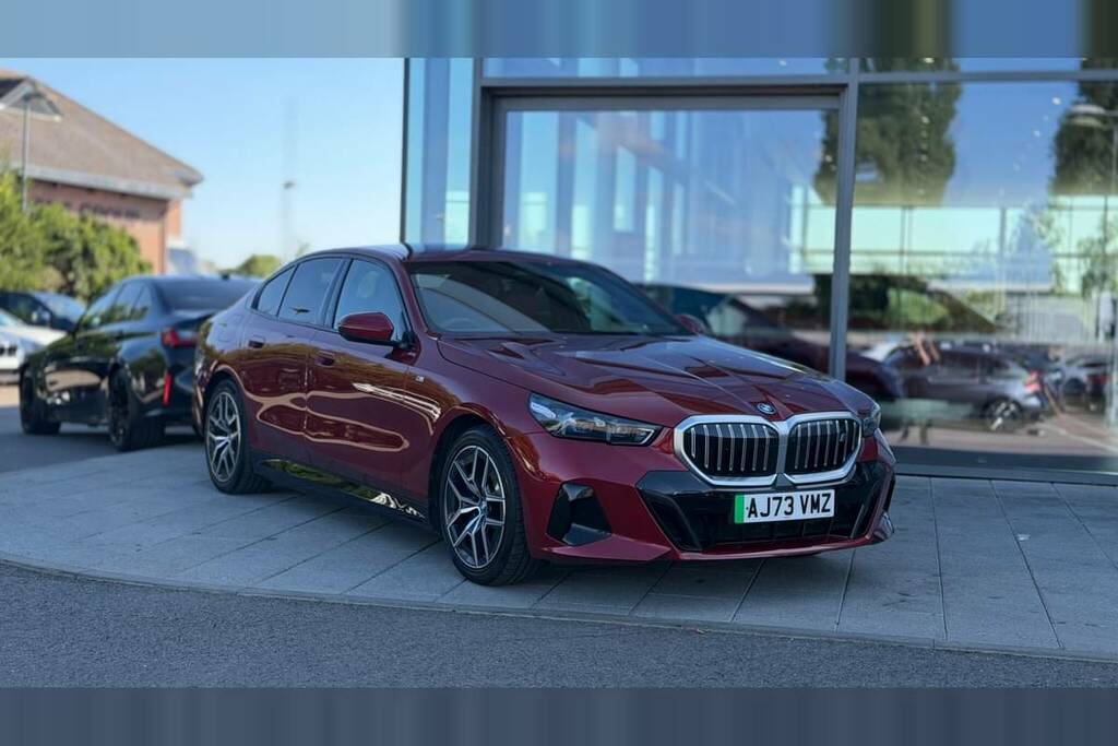 BMW i5 250Kw Edrive40 M Sport 84Kwh Red