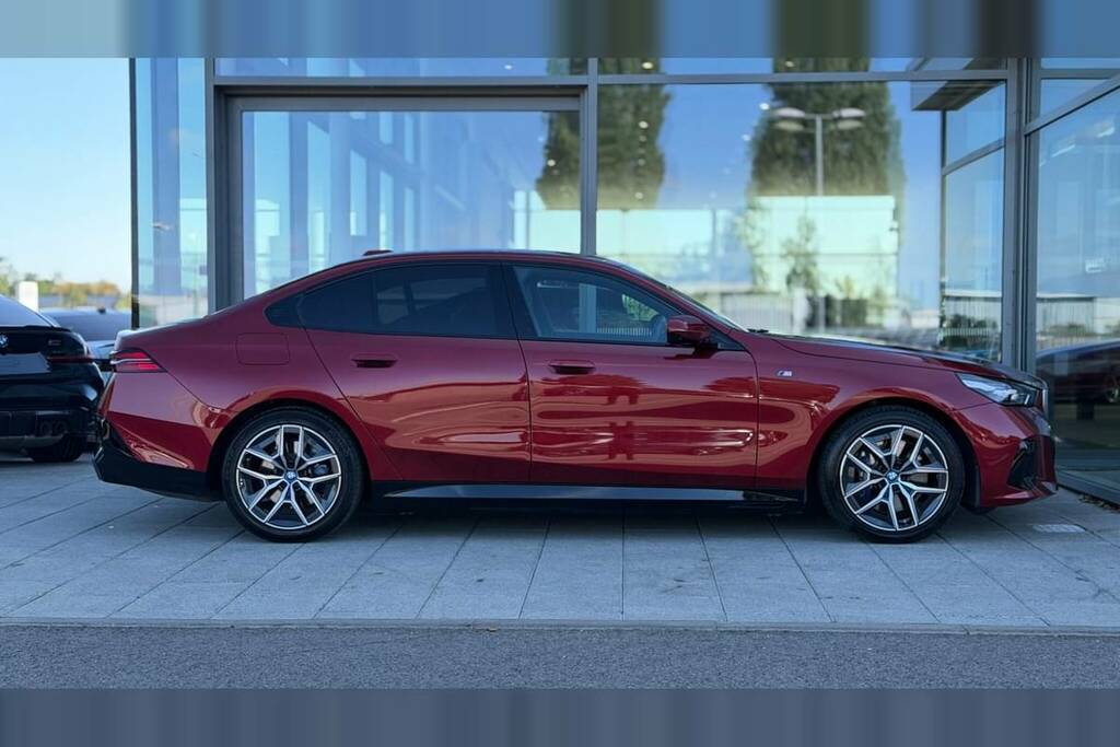 BMW i5 250Kw Edrive40 M Sport 84Kwh Red #3