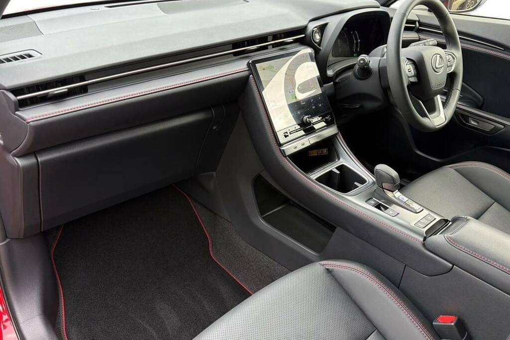 Lexus LBX 1.5 Premium E-cvt BT74ZVV Red #4