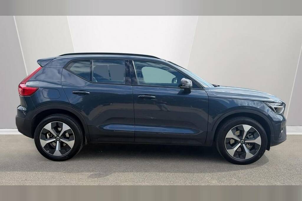 Volvo XC40 2.0 B3p Plus Dark BG75LSL Blue #3