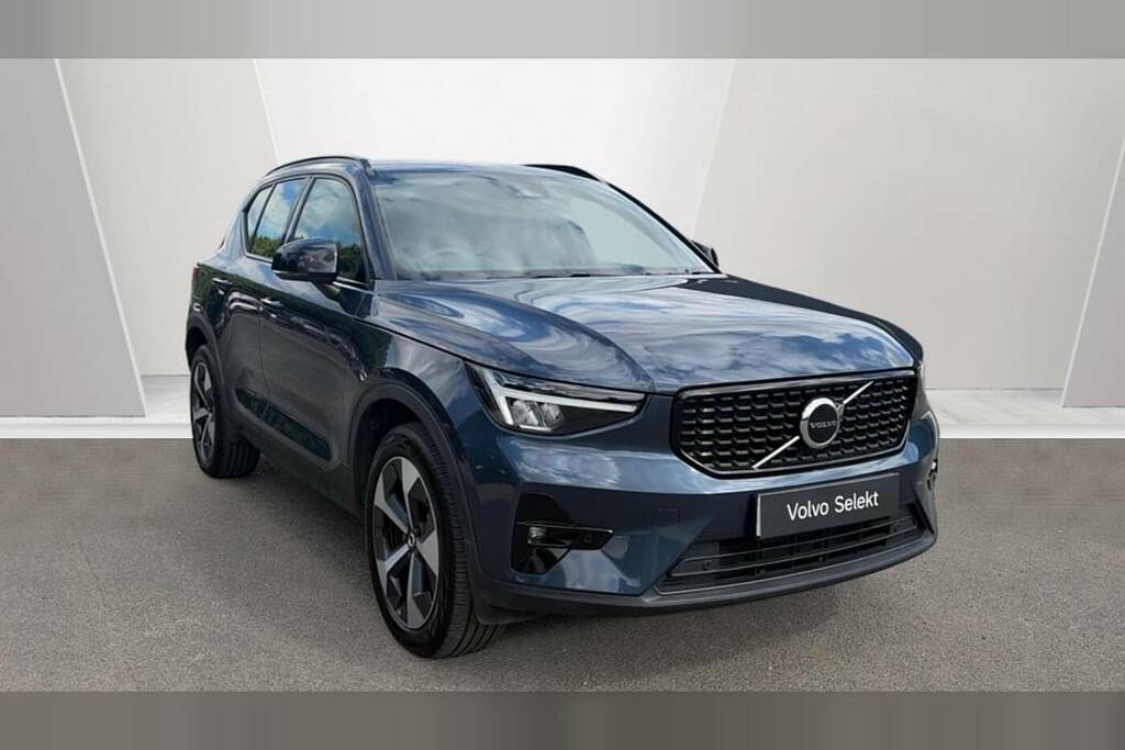 Volvo XC40 2.0 B3p Plus Dark BG75LSL Blue