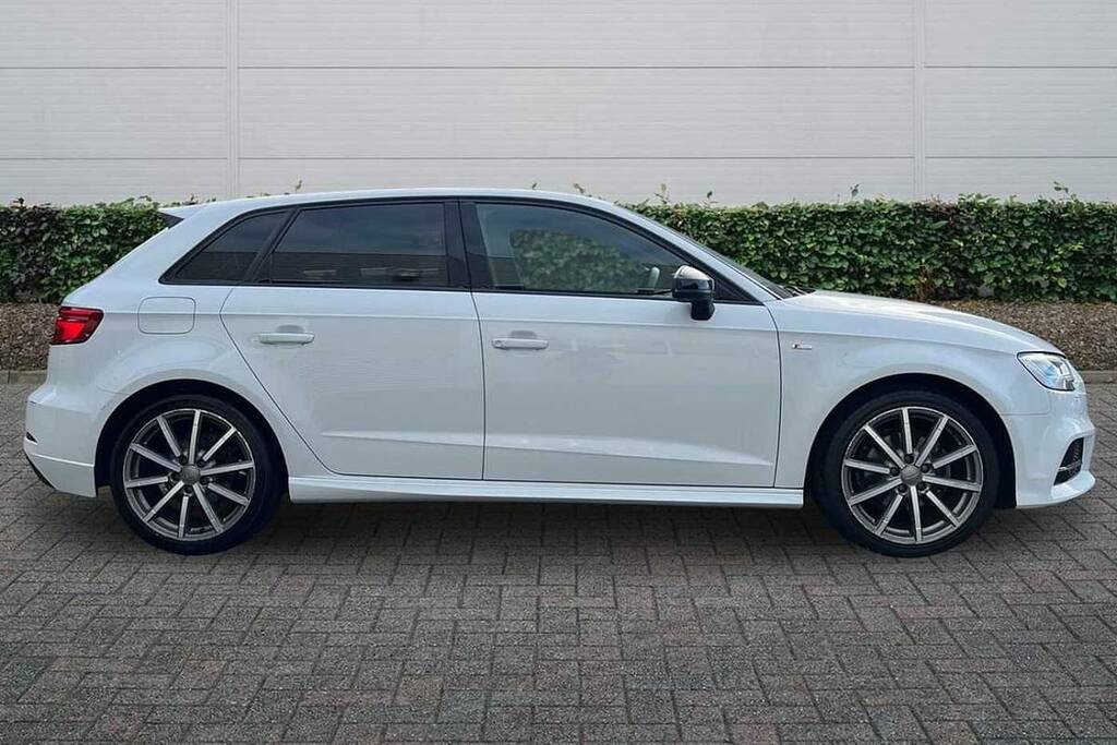 Audi A3 30 Tfsi 116 Black Edition S Tronic White #4