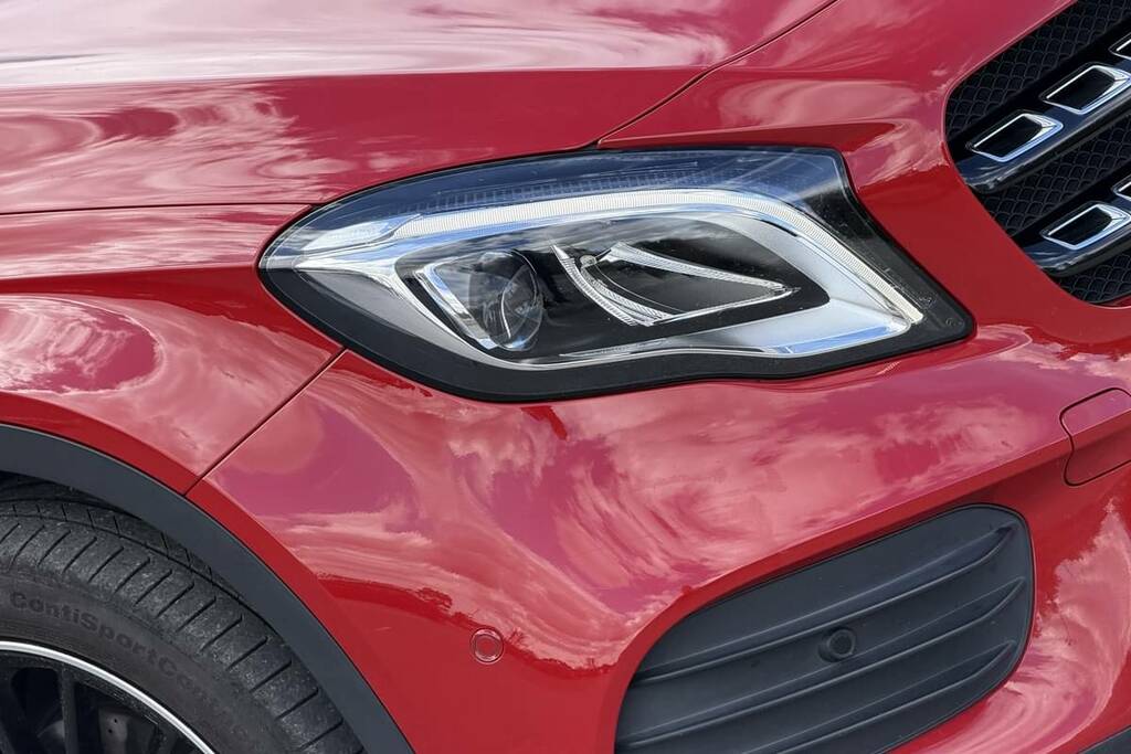 Mercedes-Benz GLA Class 200 Amg Line Edition Plus Red #5