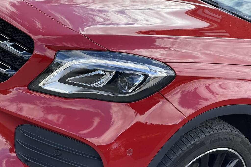 Mercedes-Benz GLA Class 200 Amg Line Edition Plus Red #6