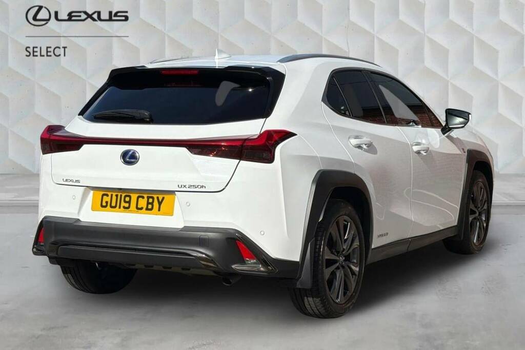 Lexus UX 250H 2.0 F-sport Cvt Premium Plus White #2
