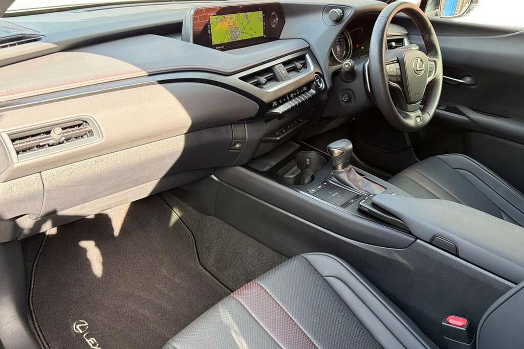 Lexus UX 250H 2.0 F-sport Cvt Premium Plus White #5