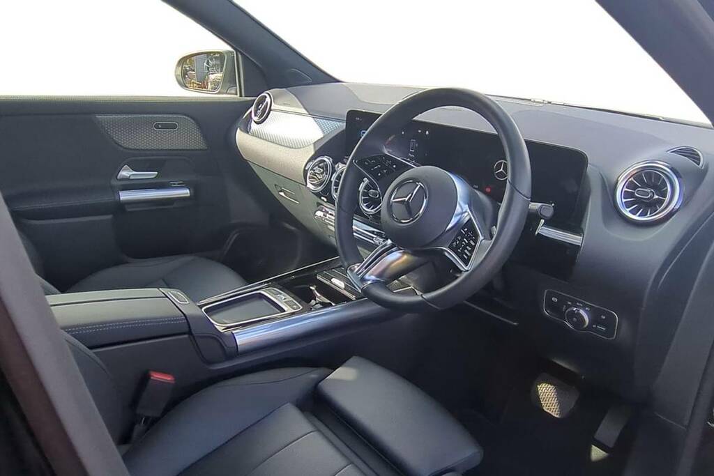 Mercedes-Benz EQA 250 140Kw Sport Executive 70.5Kwh Black #4