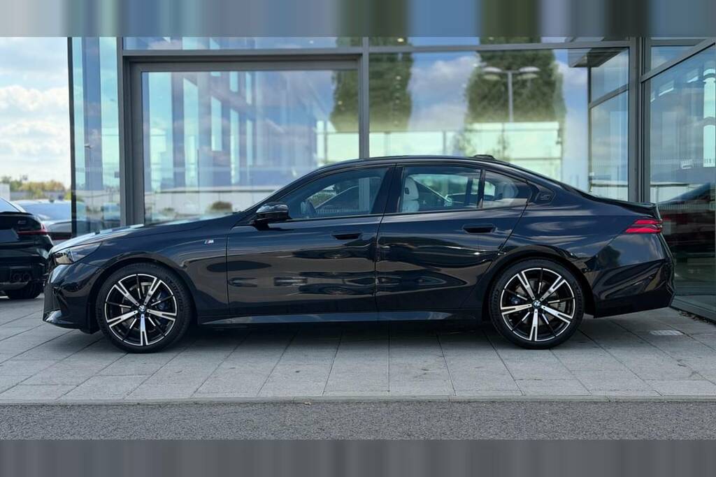 BMW 5 Series 520I M Sport Pro AO73PZW Black #3