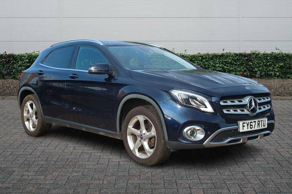 Mercedes-Benz GLA Class 200 Sport Premium Blue