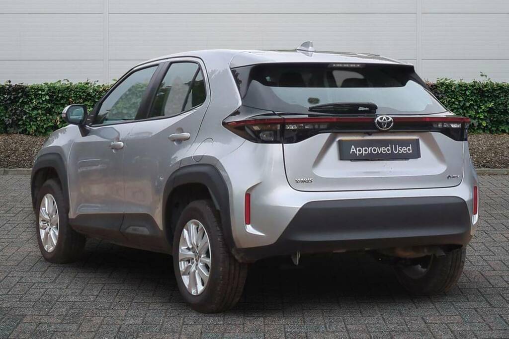 Toyota Yaris Cross 1.5 Vvt-h Icon E-cvt Euro 6 Ss OW24PYV Silver #2