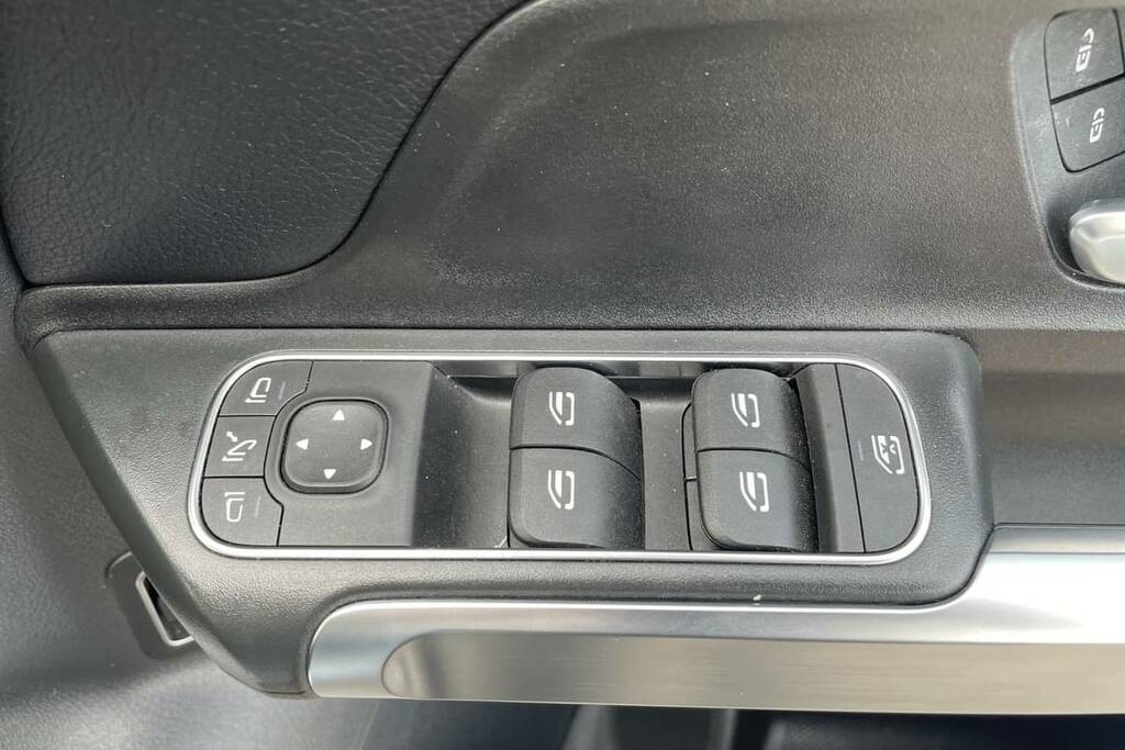 Mercedes-Benz GLB Class 200 Sport Executive 7G-tronic Silver #5