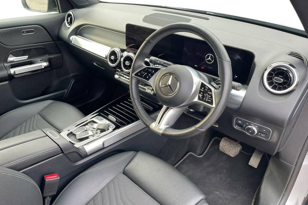 Mercedes-Benz GLB Class 200 Sport Executive 7G-tronic Silver #4