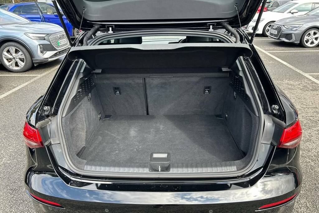 Audi A3 30 Tfsi Technik Black #2